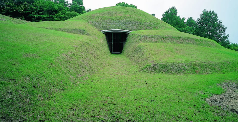 穴ヶ葉山古墳群